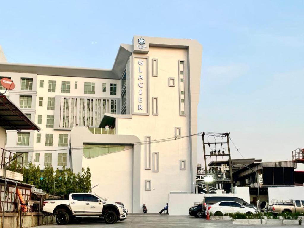Glacier Hotel Khon Kaen Bagian luar foto