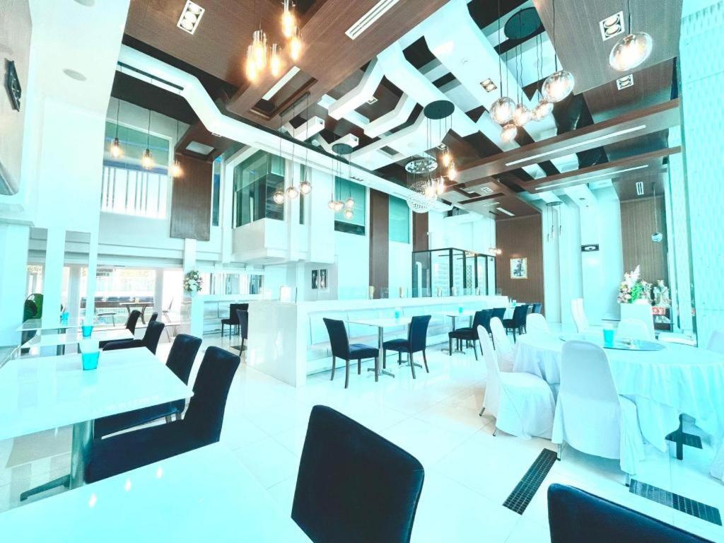Glacier Hotel Khon Kaen Bagian luar foto